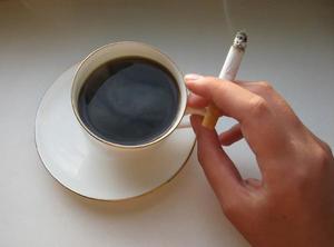 Чашечка кофе и сигареты